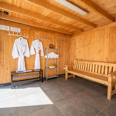 Glamping Lodge With Eco-Wellness เซโวลเดอ ภายนอก รูปภาพ