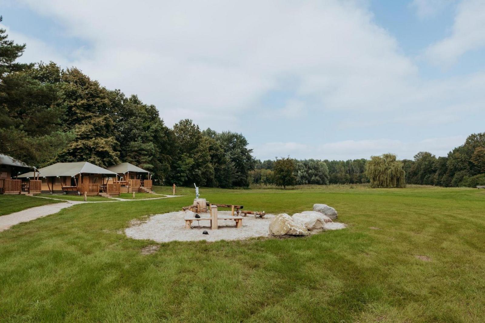 Glamping Lodge With Eco-Wellness เซโวลเดอ ภายนอก รูปภาพ