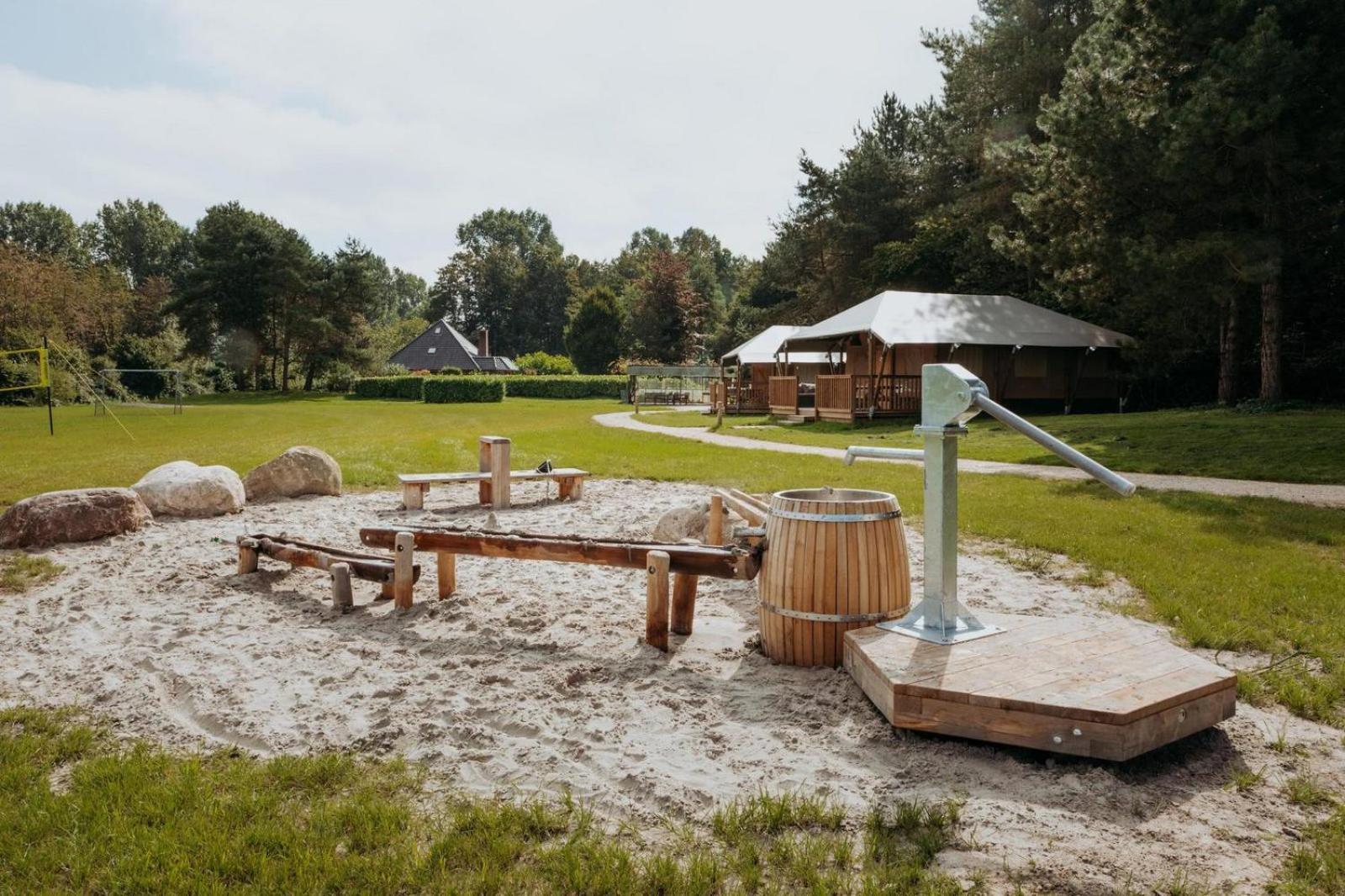 Glamping Lodge With Eco-Wellness เซโวลเดอ ภายนอก รูปภาพ
